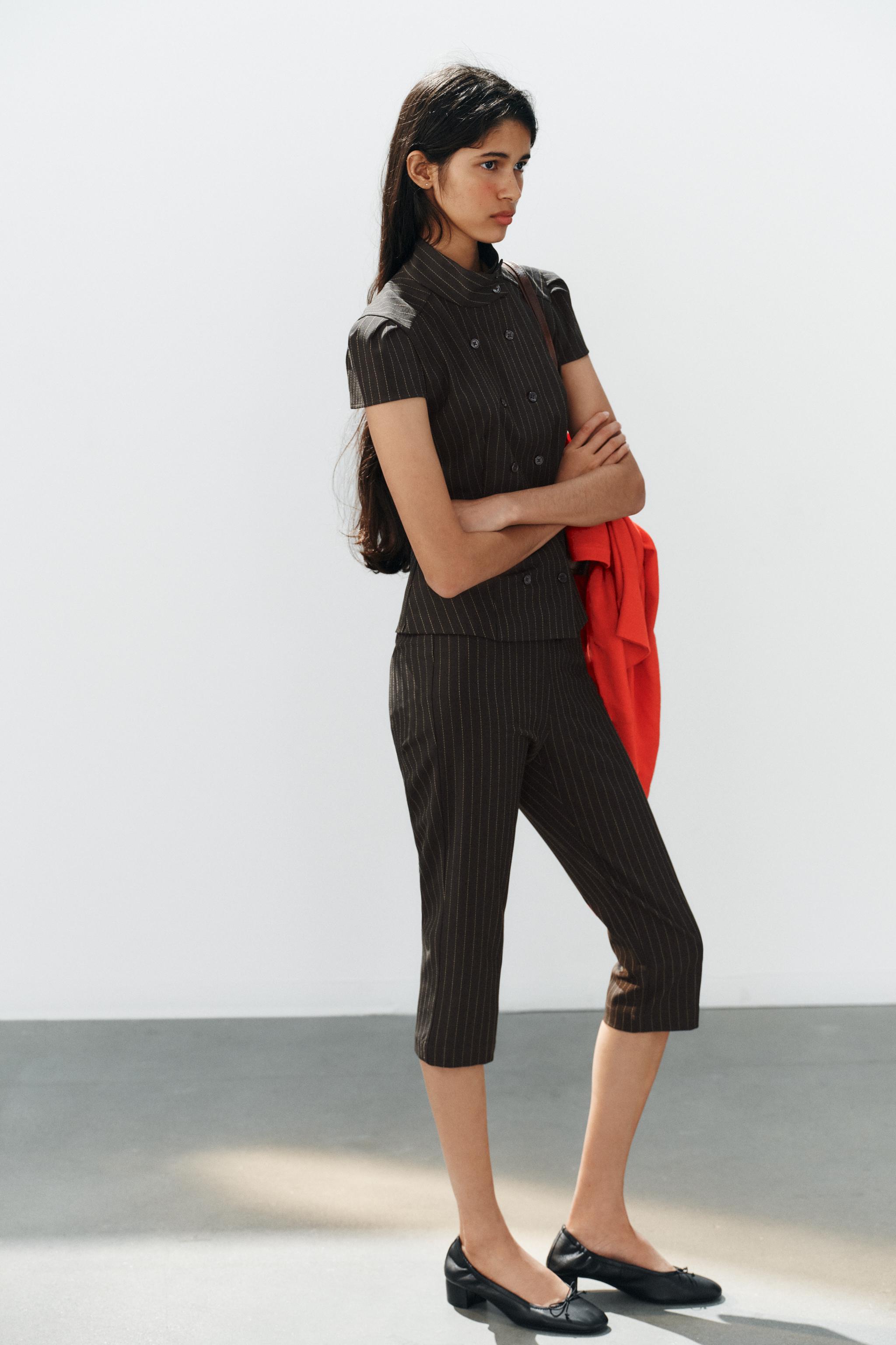 STRIPED HIGH-NECK TOP